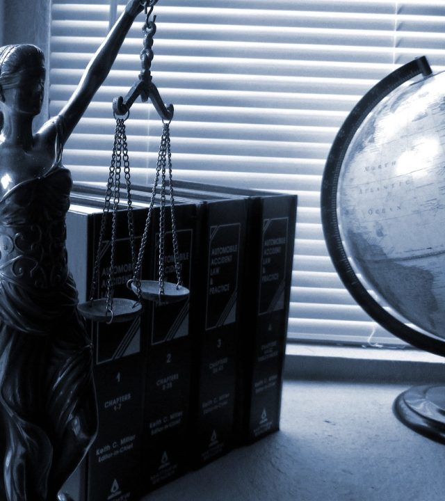 lady-justice-legal-law-2388500.jpg